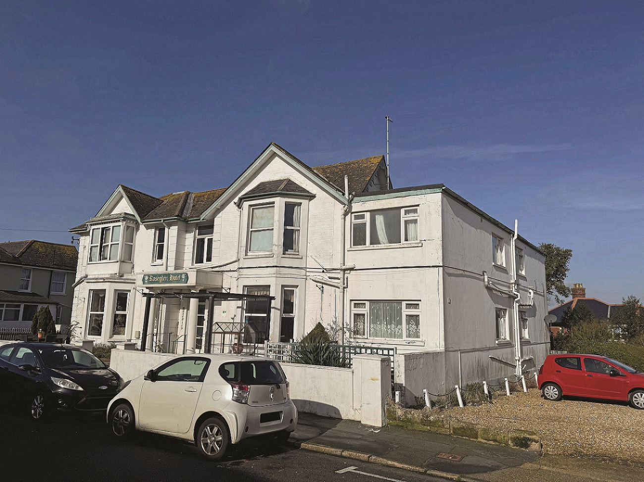 FORMER SHANKLIN HOTEL AMONG THE LOTS SOLD IN LATEST CLIVE EMSON PROPERTY AUCTION