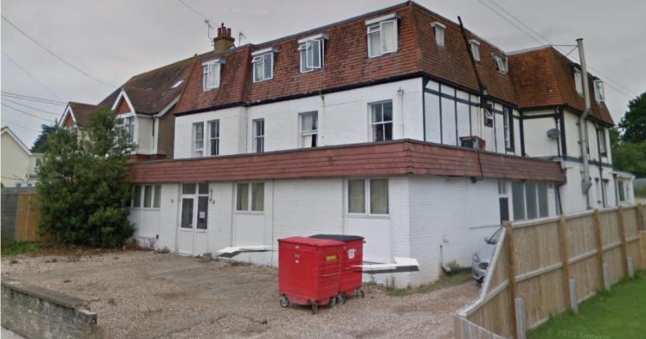 ISLAND ROADS OBJECTS TO PLANS FOR 4 HOMES ON DEMOLISHED PUB SITE IN BEMBRIDGE