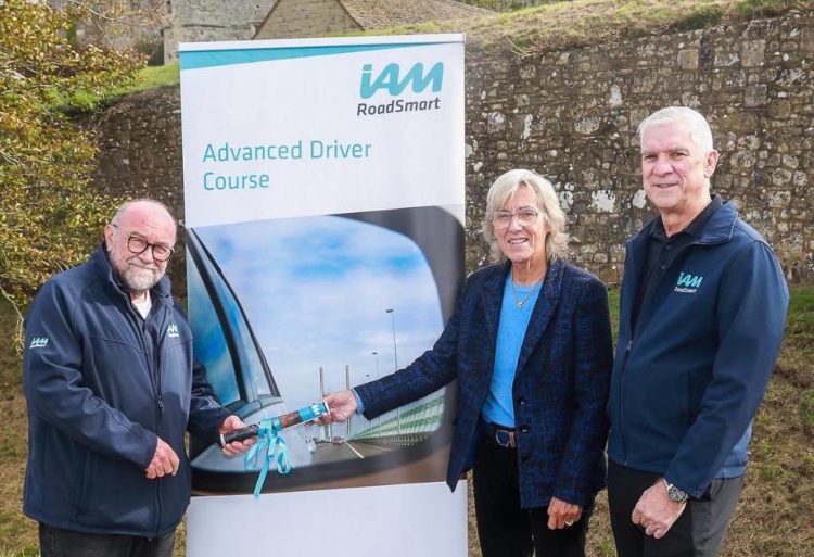 ISLE OF WIGHT’S LORD-LIEUTENANT TAKES ON ADVANCED DRIVING TEST WITH IAM