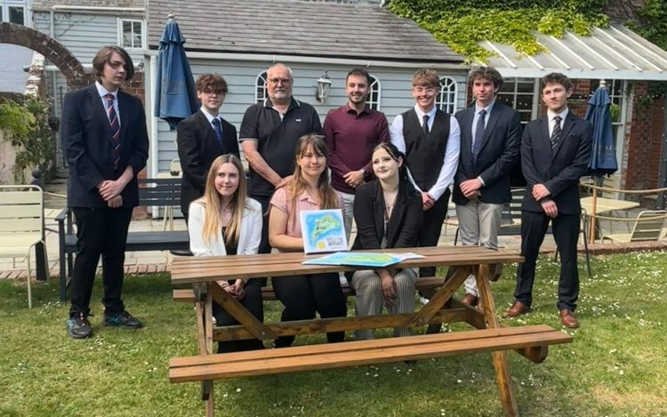 ISLE OF WIGHT STUDENTS SECURE INVESTMENT AFTER ‘DRAGON’S DEN’ STYLE BUSINESS PITCH