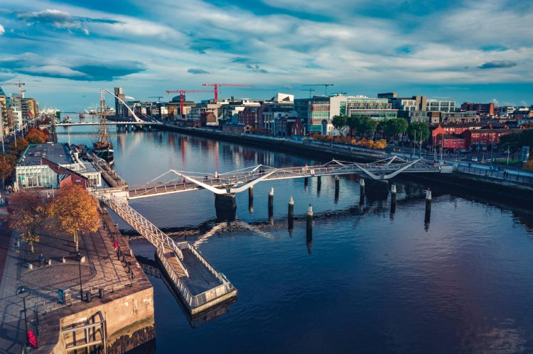 PLANNING A TRIP TO IRELAND? HERE’S WHAT TO KNOW ABOUT ITS ENTERTAINMENT SCENE