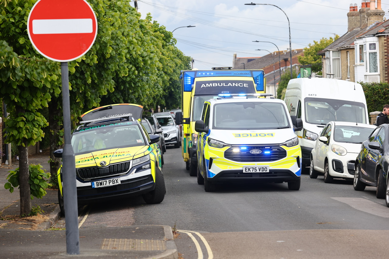 SUDDEN COLLAPSE IN THE STREET SEES AIR AMBULANCE SCRAMBLED TO SWANMORE