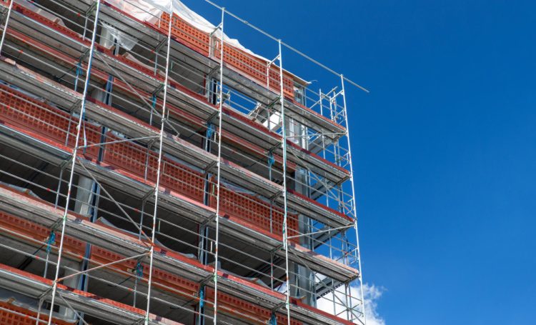 TOP SCAFFOLD TOWER SOLUTIONS FOR ELECTRICIANS HANDLING HIGH-LEVEL INSTALLATIONS IN THE UK