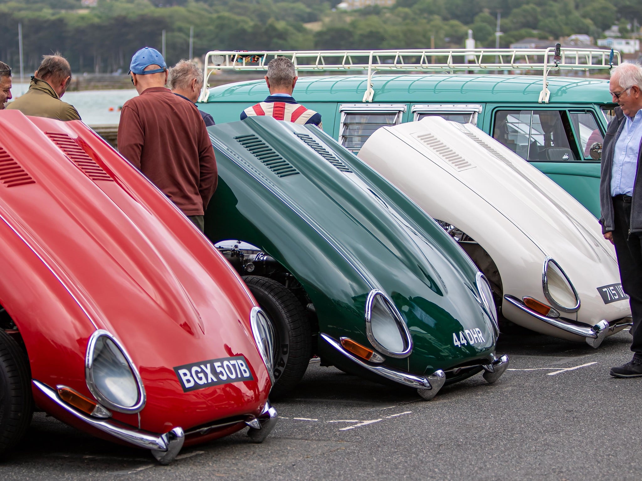MAYOR JOINS CROWDS AS COWES CLASSICS DAY RETURNS TO THE PARADE