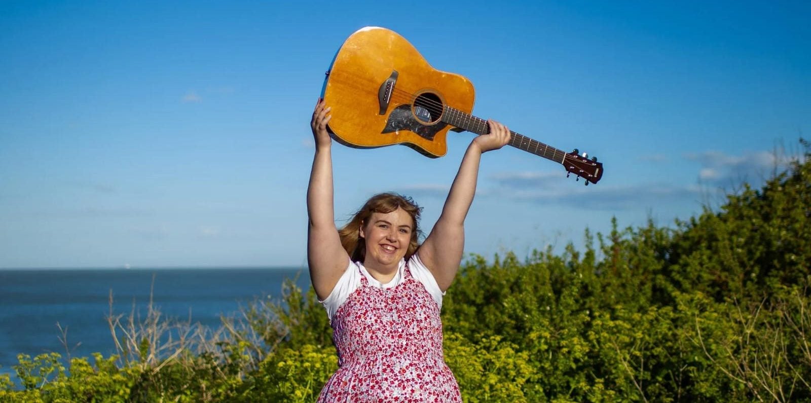 LOCAL ARTIST AMY JOLLIFFE RELEASES NEW SINGLE AHEAD OF ISLE OF WIGHT FESTIVAL PERFORMANCE