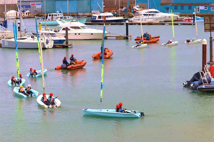 FRESHWATER PARISH COUNCIL HELPS WEST WIGHT CHILDREN TAKE TO THE WATER WITH UKSA GRANT