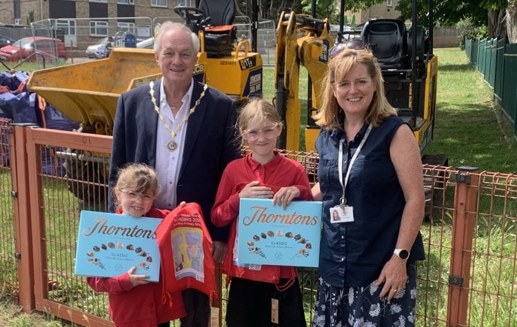 BROADLEA PUPILS CELEBRATE BOOK BAG SUCCESS AND SUPPORT PLAY PARK PROJECT