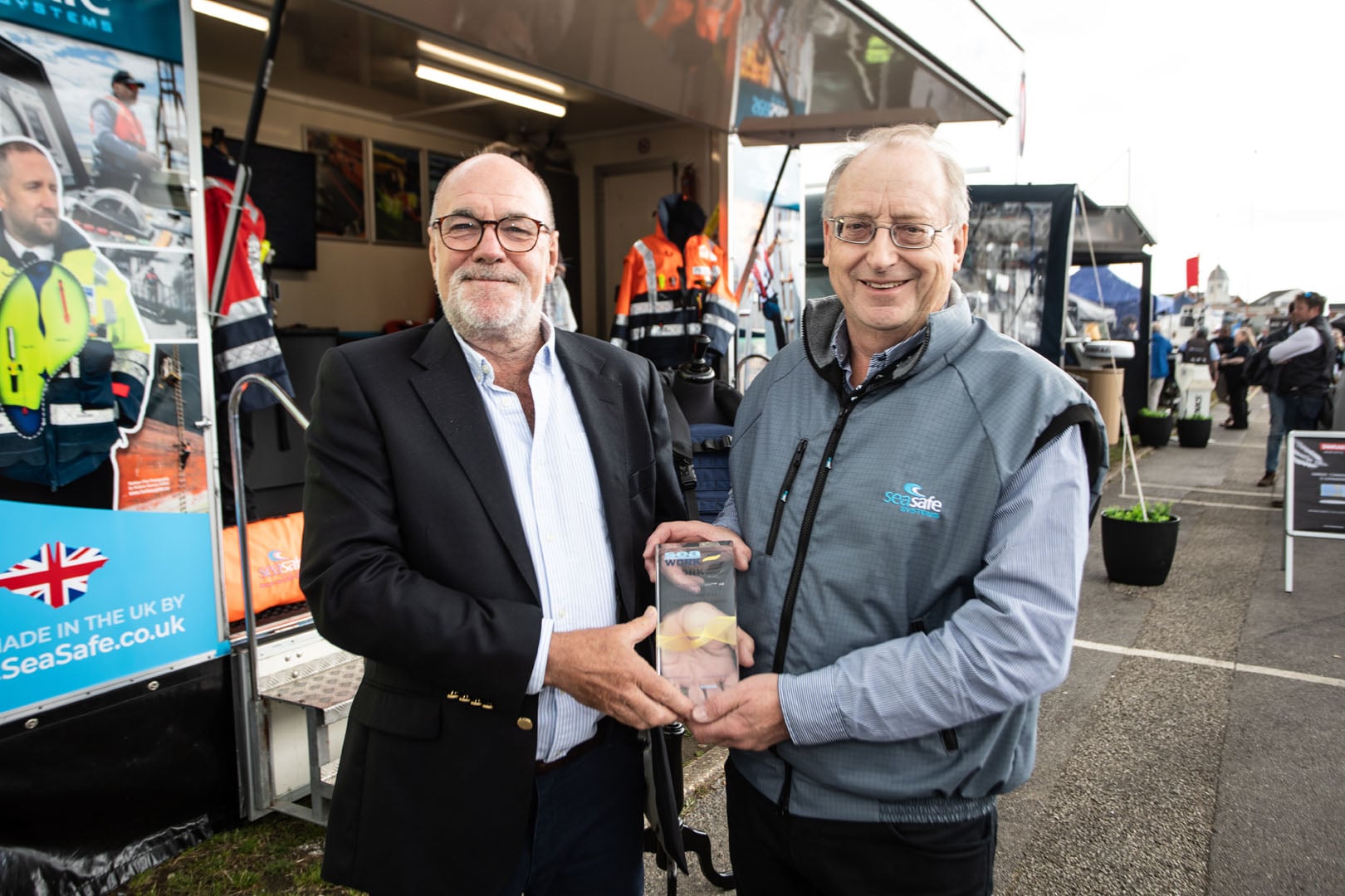 SEASAFE MANAGING DIRECTOR RECIEVES OUTSTANDING CONTRIBUTION AWARD FOR MARITIME SAFETY WORK