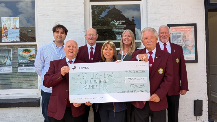 NEWCHURCH MALE VOICE CHOIR RAISE £700 FOR AGE UK ISLE OF WIGHT