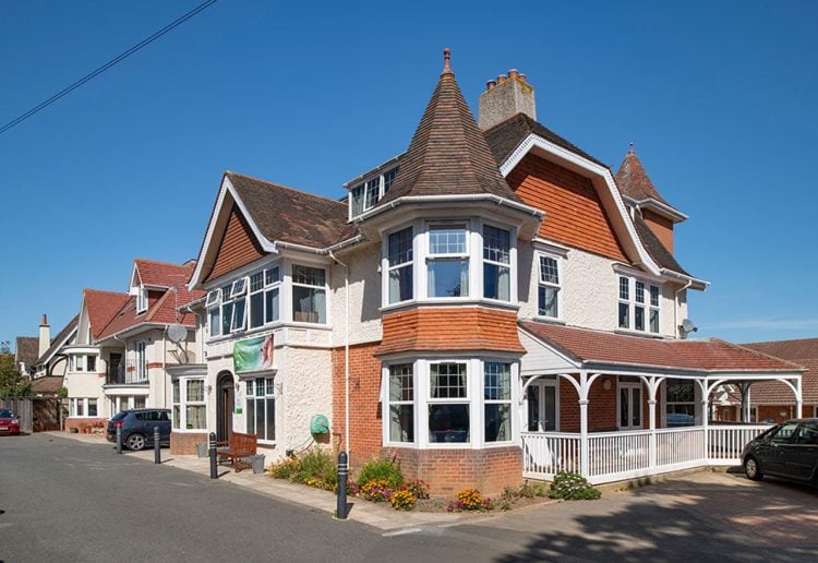 MEMORY CAFÉ FOR PEOPLE LIVING WITH DEMENTIA TO LAUNCH AT BEMBRIDGE CARE HOME