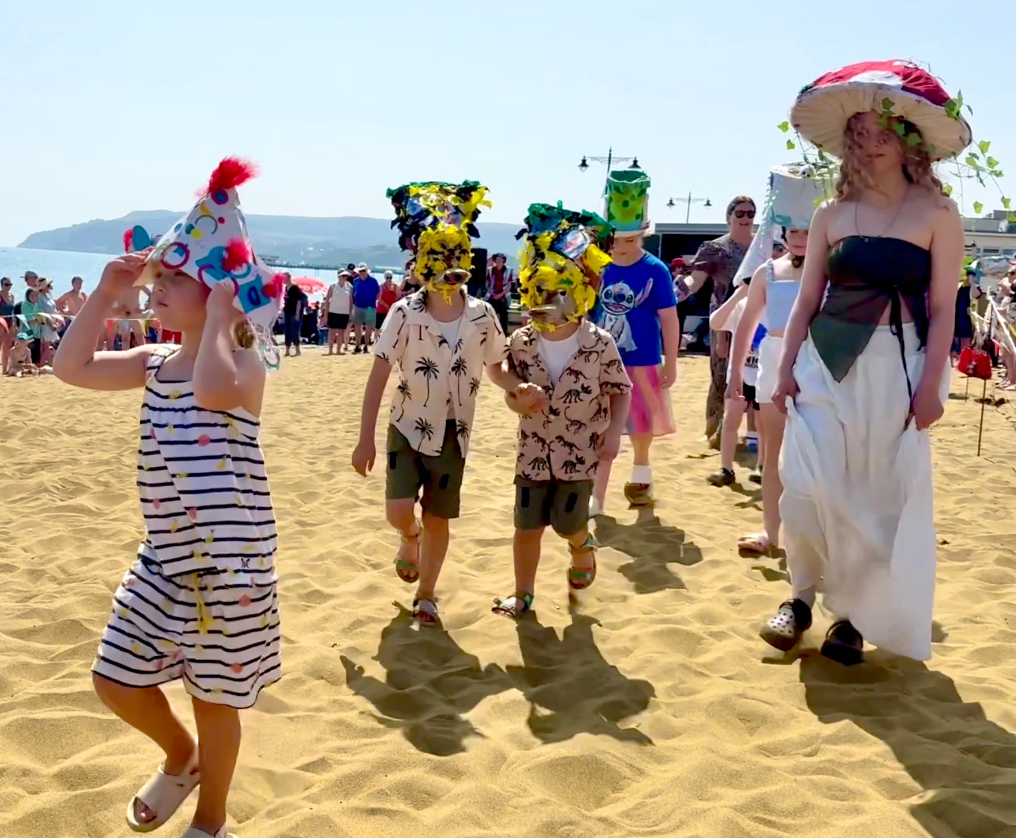 BEACH HAT PARADE TO BRING COLOUR AND CREATIVITY TO SANDOWN REGATTA