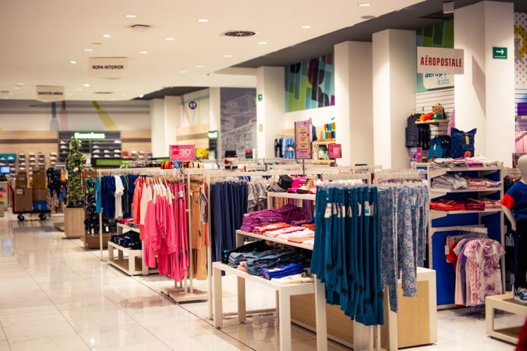 WHY SPECIALIST ONLINE RETAILERS ARE WINNING THE SHOPPING WAR