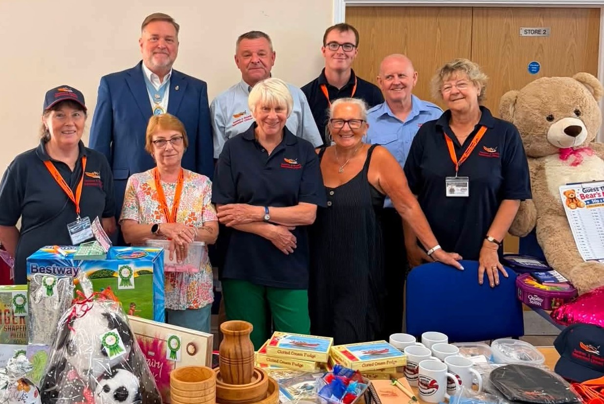 SUMMER FUNDRAISER BOOSTS SANDOWN & SHANKLIN INDEPENDENT LIFEBOAT