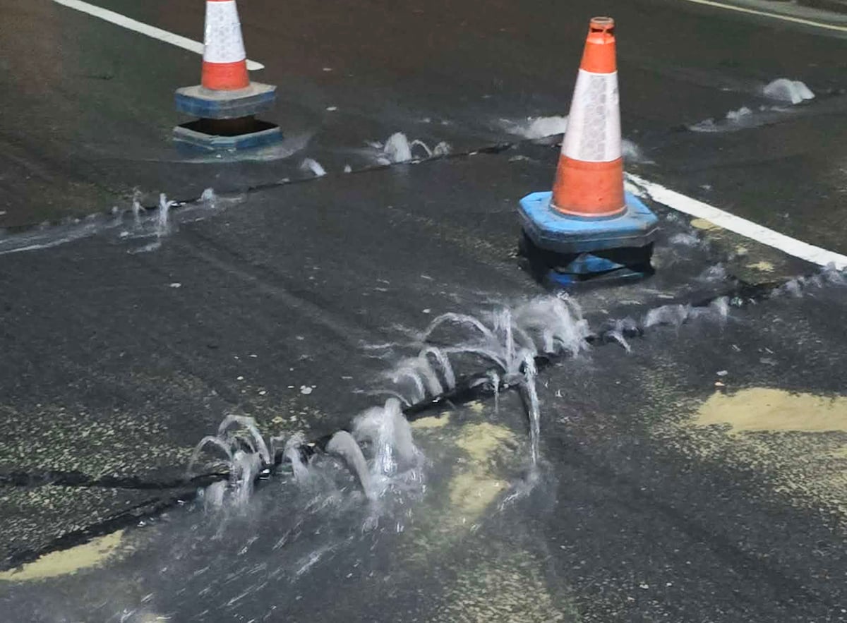 HUNNYHILL CLOSED IN BOTH DIRECTIONS AFTER OVERNIGHT WATER LEAK