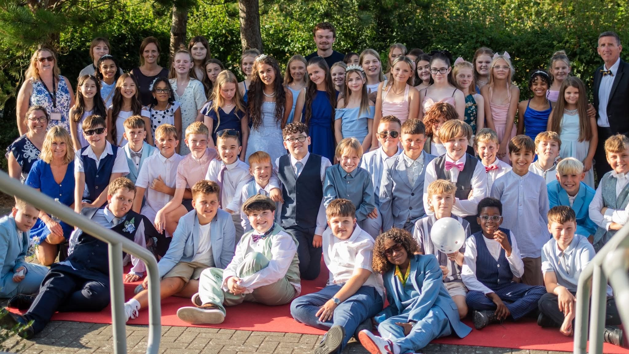 YEAR 6 PUPILS ACROSS 3 ISLE OF WIGHT SCHOOLS CELEBRATE IN STYLE AT LEAVERS PROM
