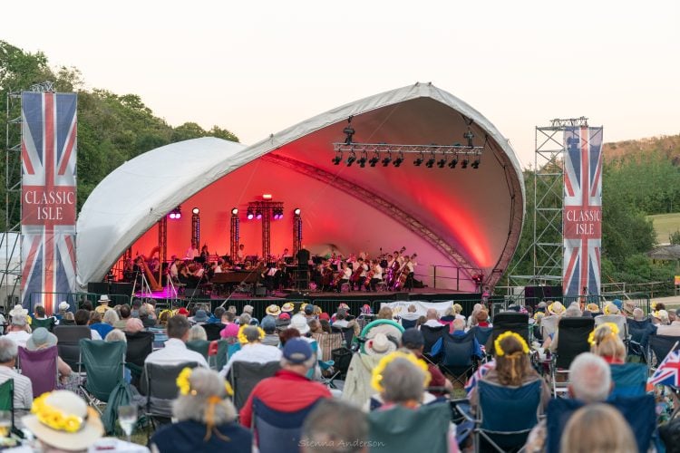 REVIEW: MUSIC, FIREWORKS AND FLAG-WAVING AS MOUNTBATTEN PROMS DELIGHTS CROWDS