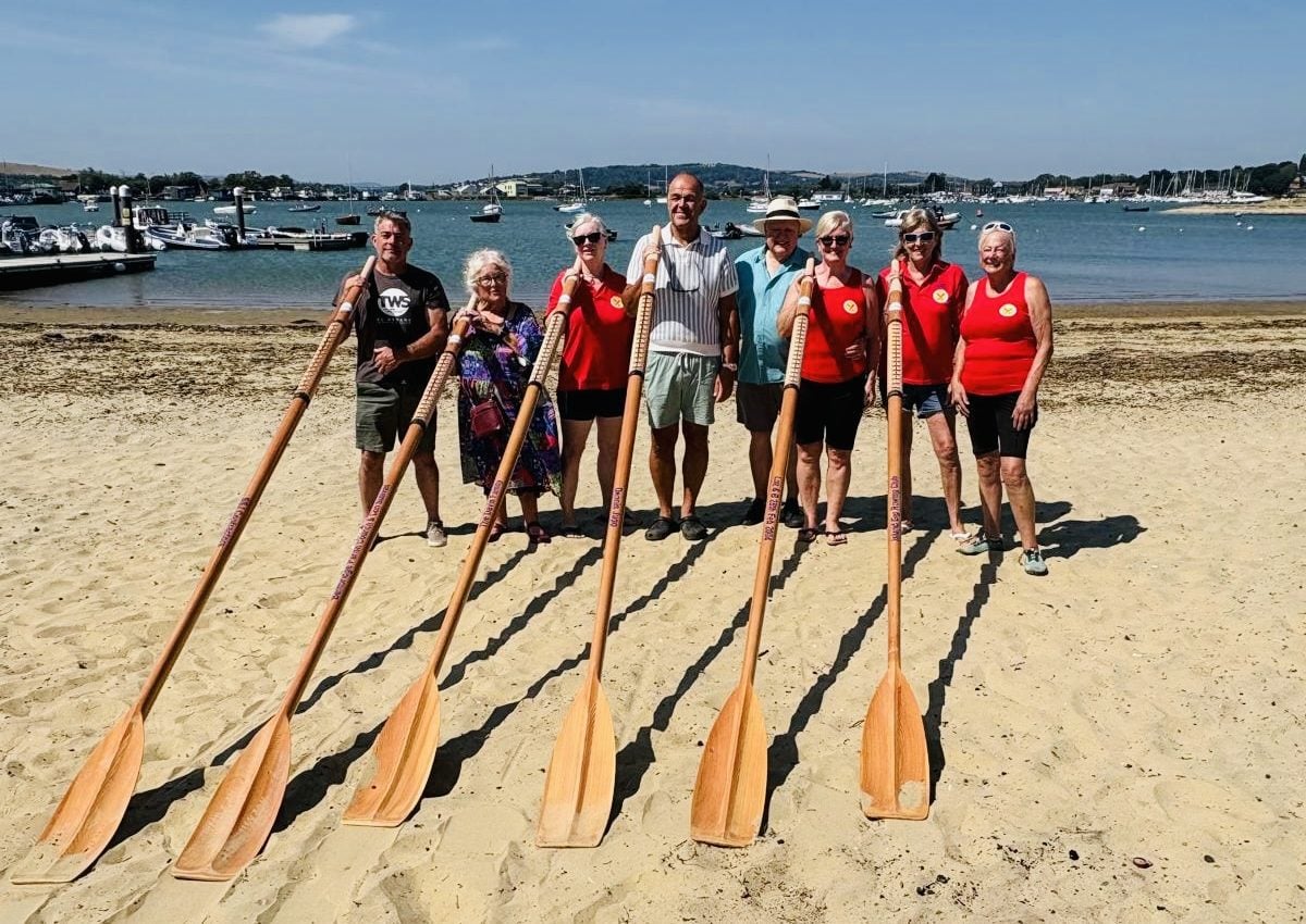 NEW OARS SECURED FOR ISLAND GIG ROWING CLUB THANKS TO LOCAL SUPPORT