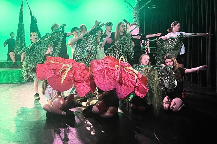 COWES STUDENTS TAKE CENTRE STAGE IN ROYAL SHAKESPEARE COMPANY PERFORMANCE