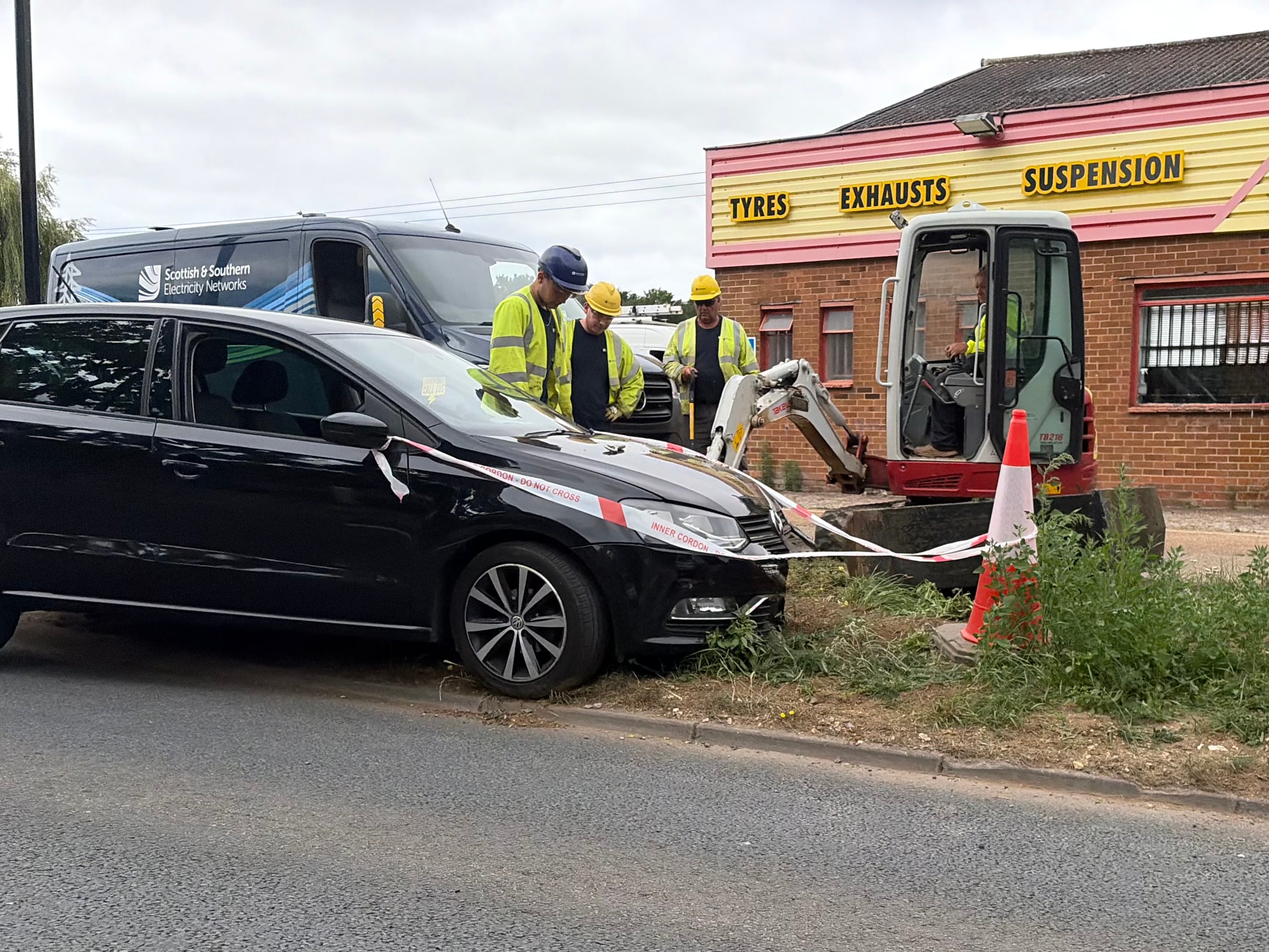 ENGINEERS ON SITE AFTER CAR WIPES OUT ELECTRICAL BOX IN SHIDE