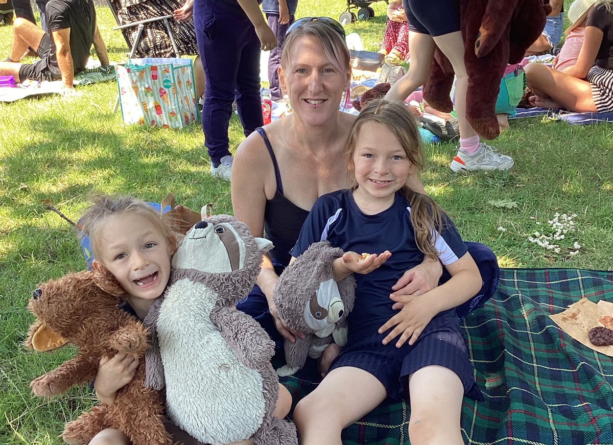 COMMUNITY COMES TOGETHER FOR SUN-SOAKED TEDDY BEAR’S PICNIC AT DOVER PARK PRIMARY