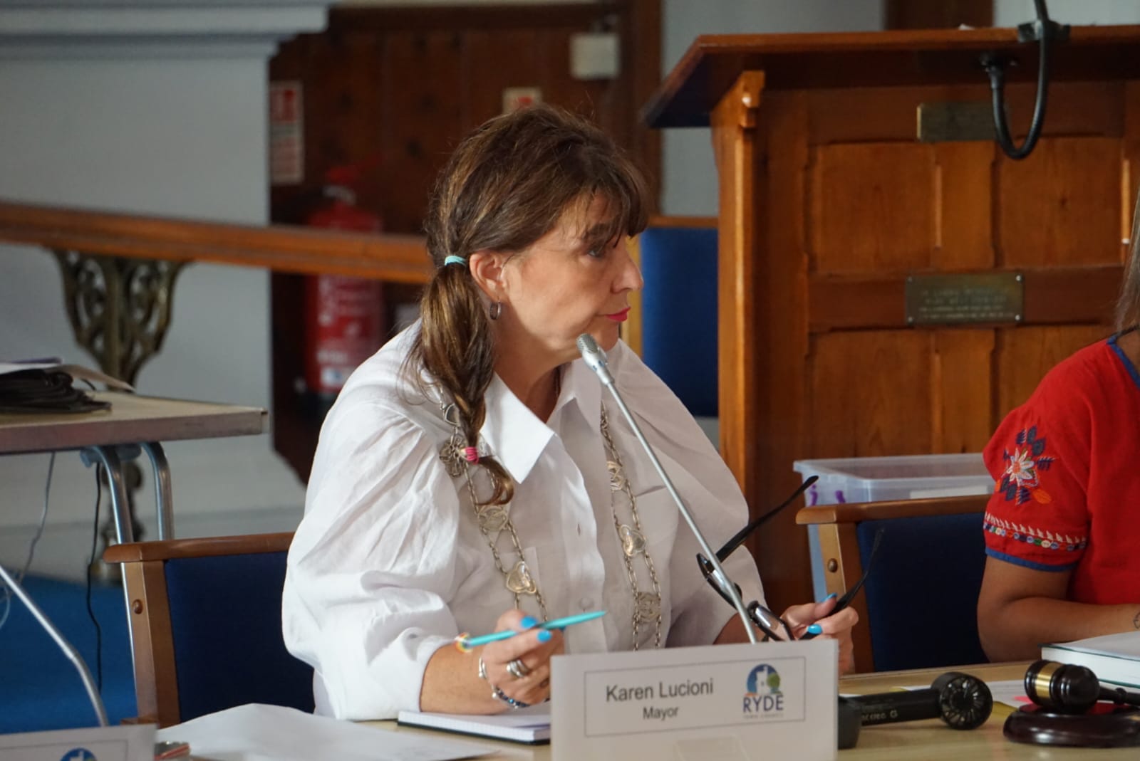 CALLS FOR RYDE TOWN COUNCIL TO DO MORE TO SUPPORT BUSINESSES AND TACKLE EMPTY SHOPS