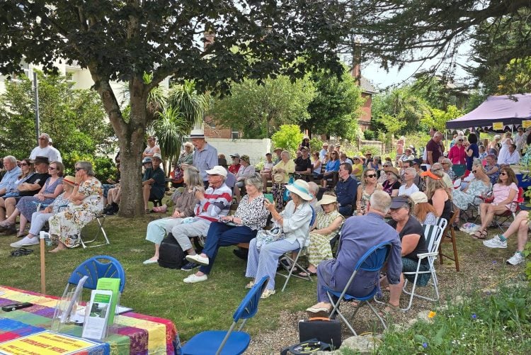 RECORD CROWDS TURN OUT FOR VERNON SQUARE SUMMER PARTY IN RYDE