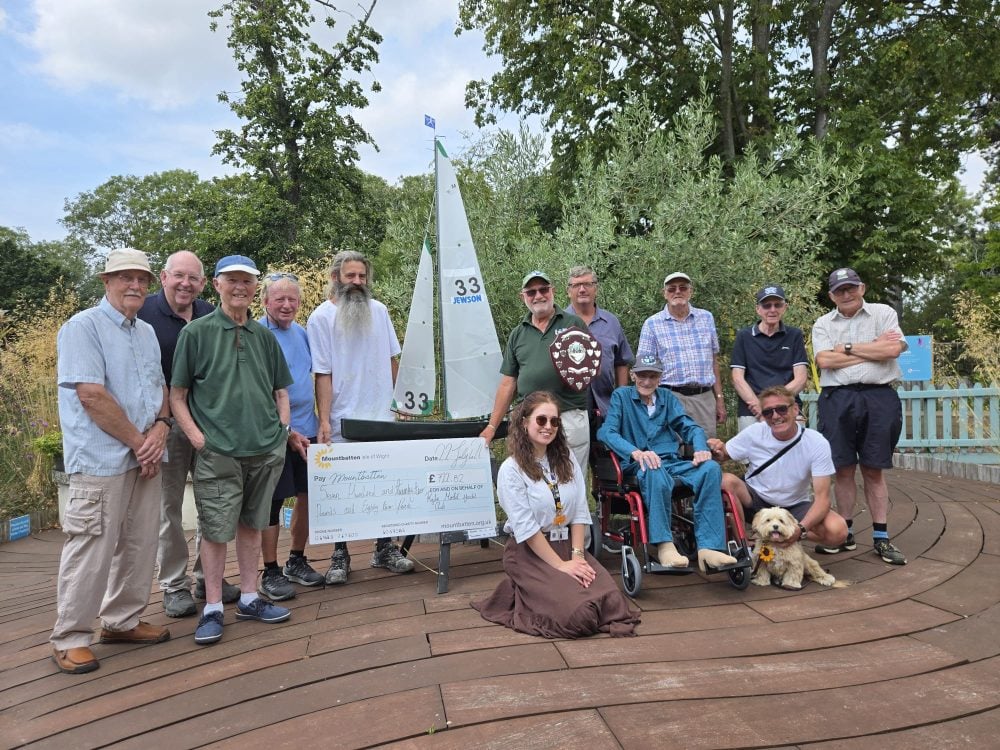 RYDE MODEL YACHT CLUB DONATES £722 TO MOUNTBATTEN AFTER CHARITY RACE