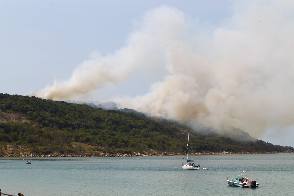 CHINOOKS AND MILITARY PLANES BUILD UK'S FIRST AERIAL FIREFIGHTING ...