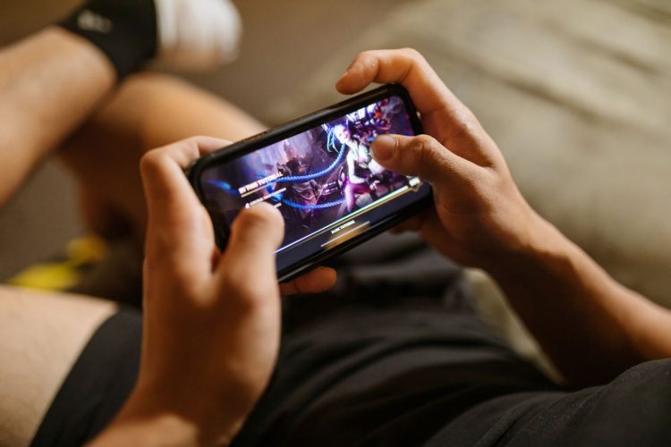 FROM PENNY ARCADES TO MOBILE GAMING: A CENTURY OF BRITISH LEISURE