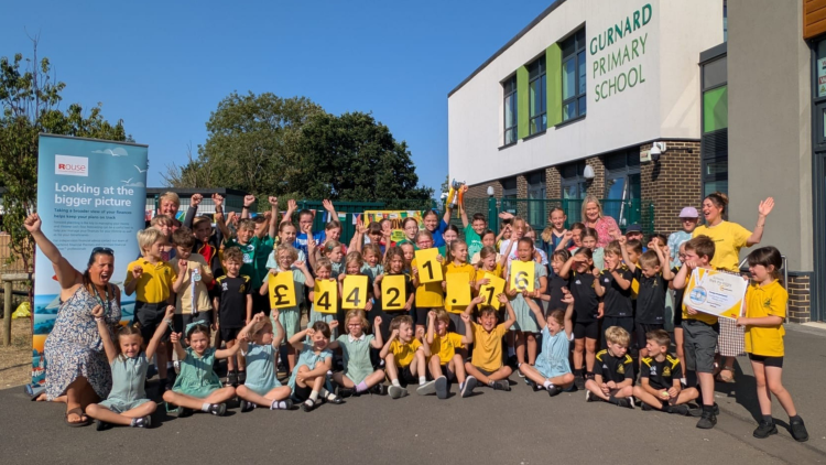 GURNARD PRIMARY WINS SCHOOLS WALK THE WIGHT TROPHY AFTER RAISING MORE THAN £4,000