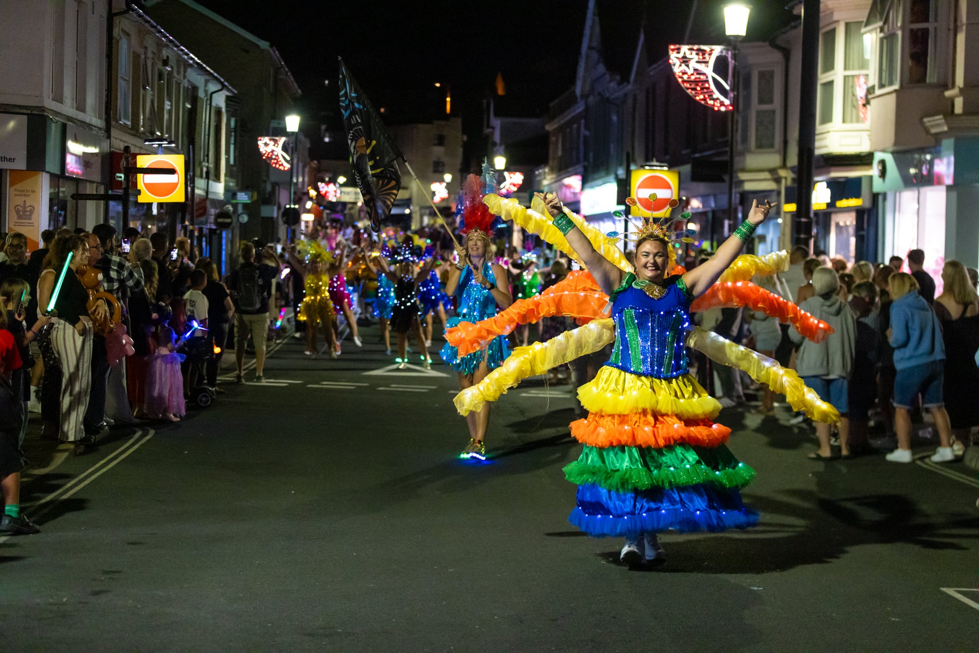 SHANKLIN LIGHTS UP FOR SPECTACULAR ILLUMINATED CARNIVAL