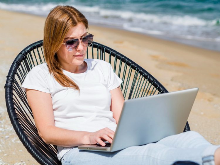 HOW ONLINE LEARNING CAN EXPAND CAREER OPTIONS FOR ISLAND PROFESSIONALS