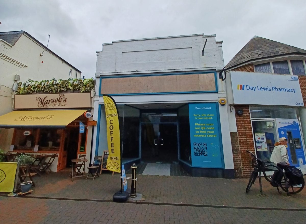 NEW COWES BANKING HUB SIGNS APPROVED AFTER CONSERVATION CONCERNS