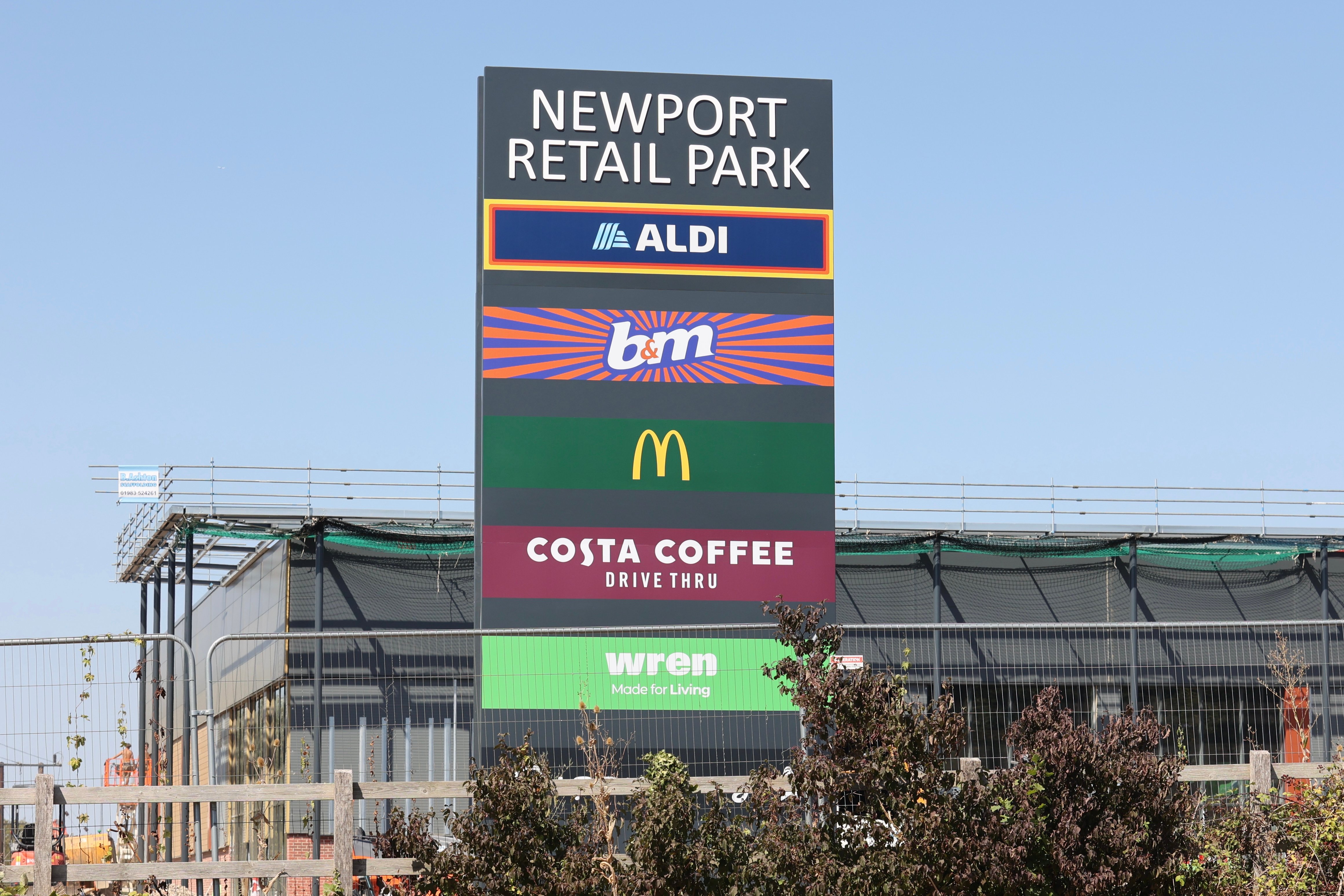 NEW SIGN MARKS LATEST MILESTONE FOR NEWPORT RETAIL PARK