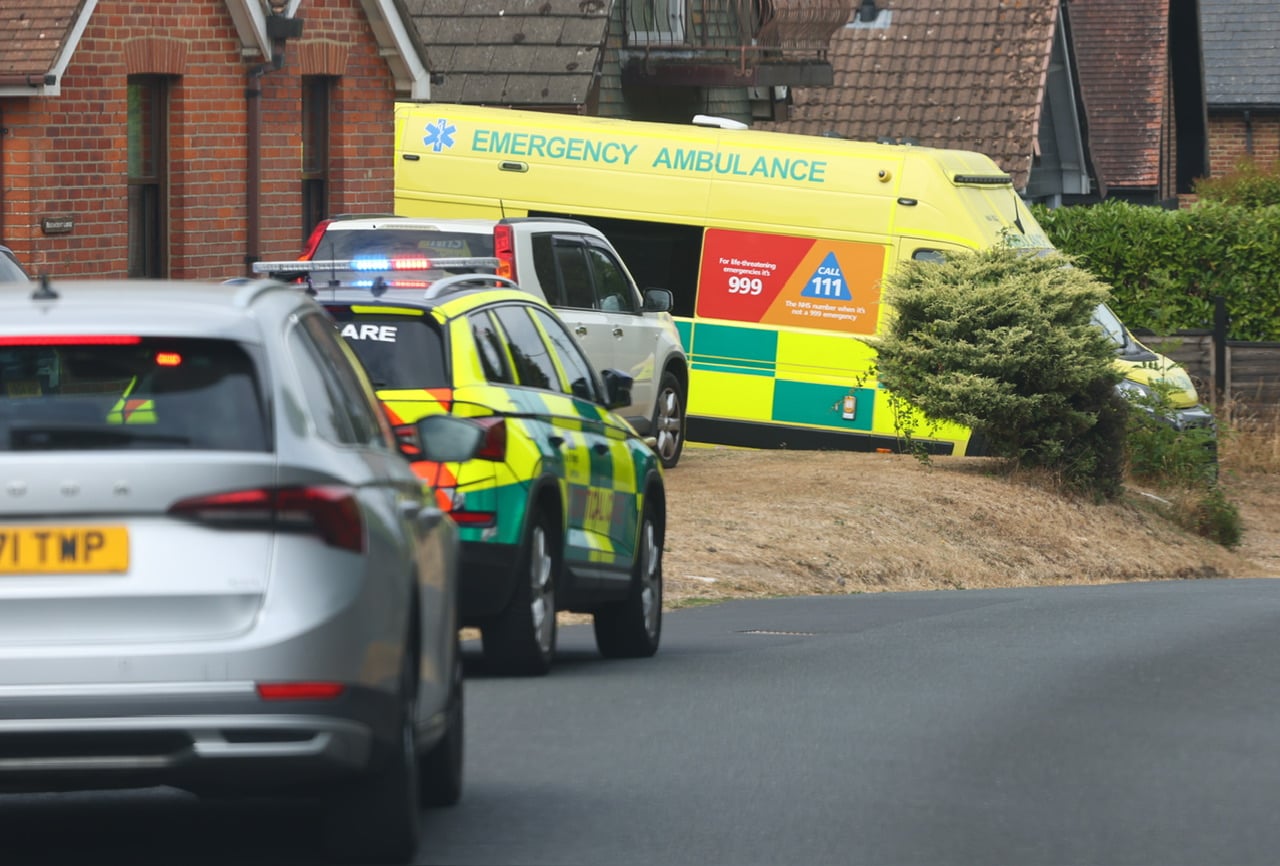 AIR AMBULANCE MEDICS ASSIST LOCAL PARAMEDICS IN WOOTTON EMERGENCY