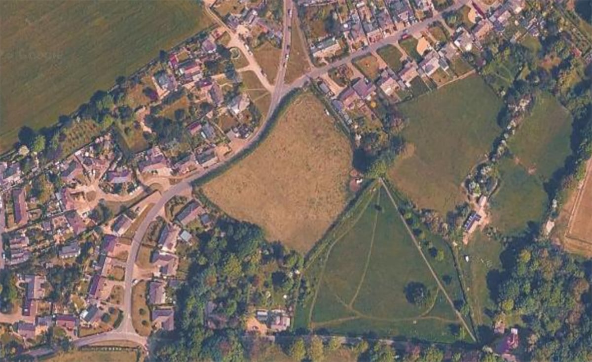 LOCAL PARISH COUNCIL REJECT POUND GREEN HOMES IN NEW BATCH OF OBJECTIONS