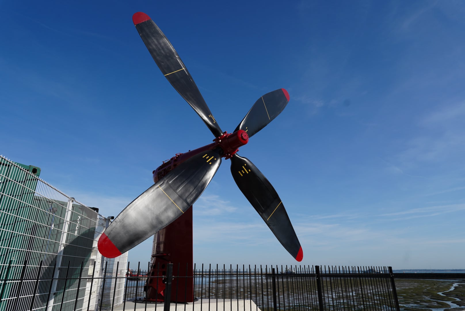 WORLD’S LARGEST HOVERCRAFT HONOURED WITH NEW EAST COWES WATERFRONT MONUMENT