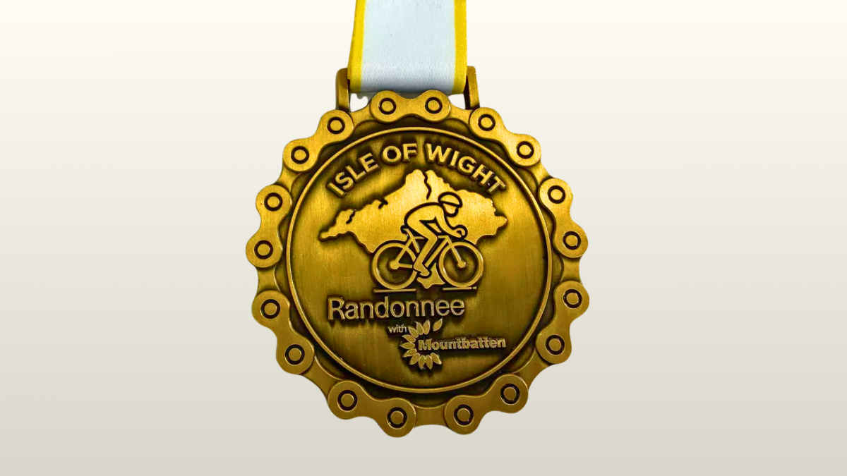 NEW MEDAL AND COLLECTORS’ BADGE UNVEILED AHEAD OF ISLE OF WIGHT RANDONNEE