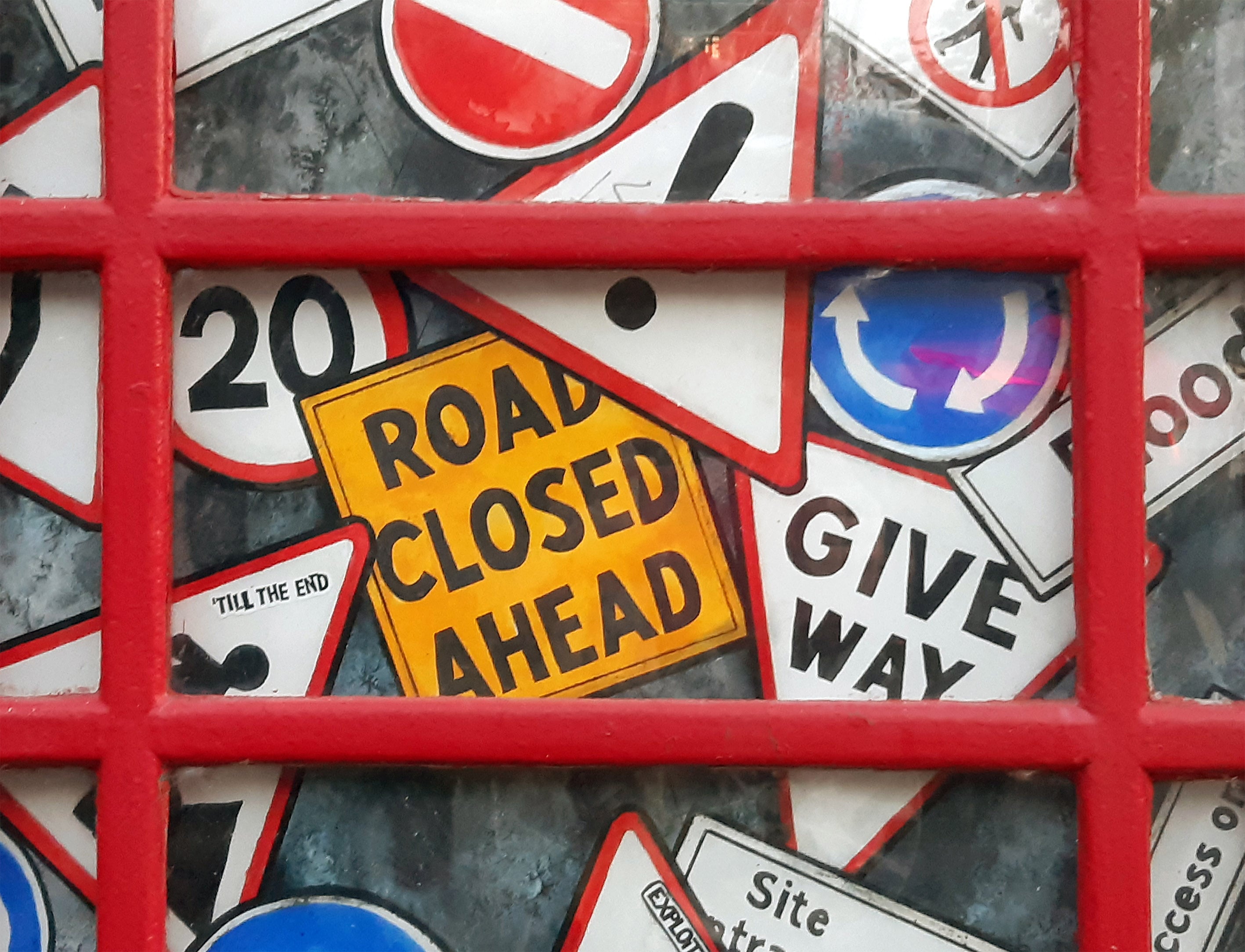 RYDE’S SMALLEST ART GALLERY GETS ‘OUT OF ORDER’ WITH NEW ISLAND EXHIBITION