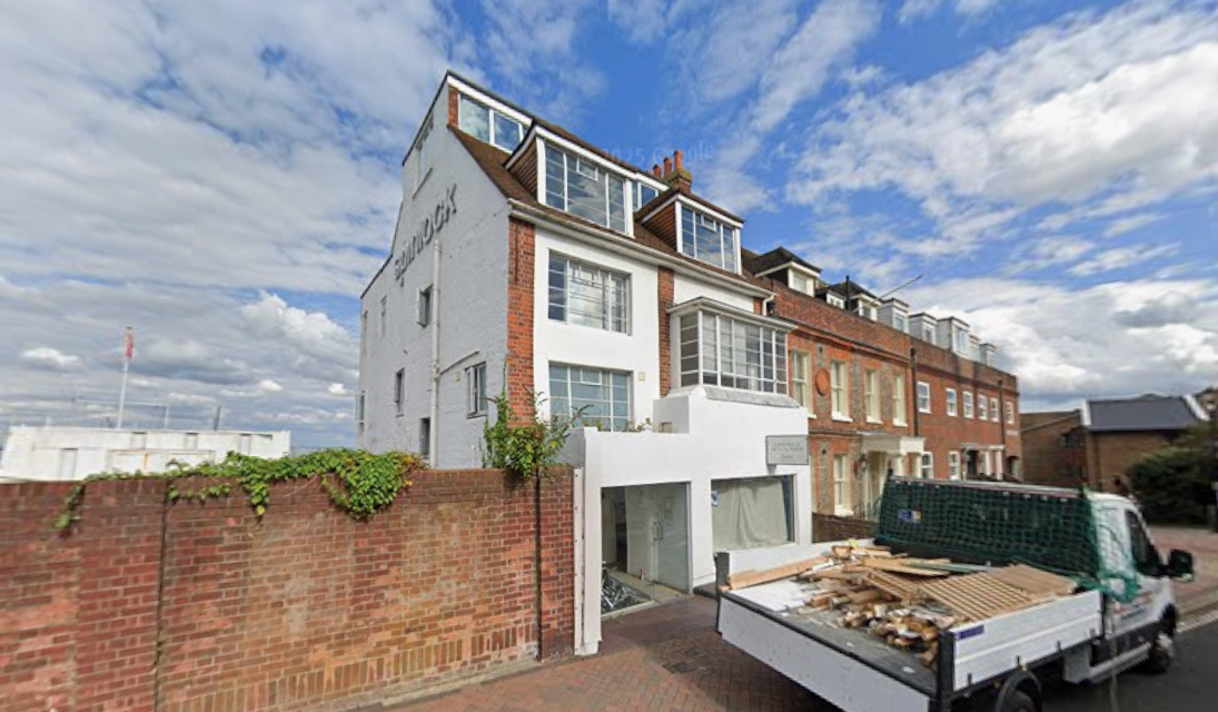 SKY LOUNGE AND 5 BEDROOMS PLANNED FOR FORMER COWES BUSINESS PREMISES
