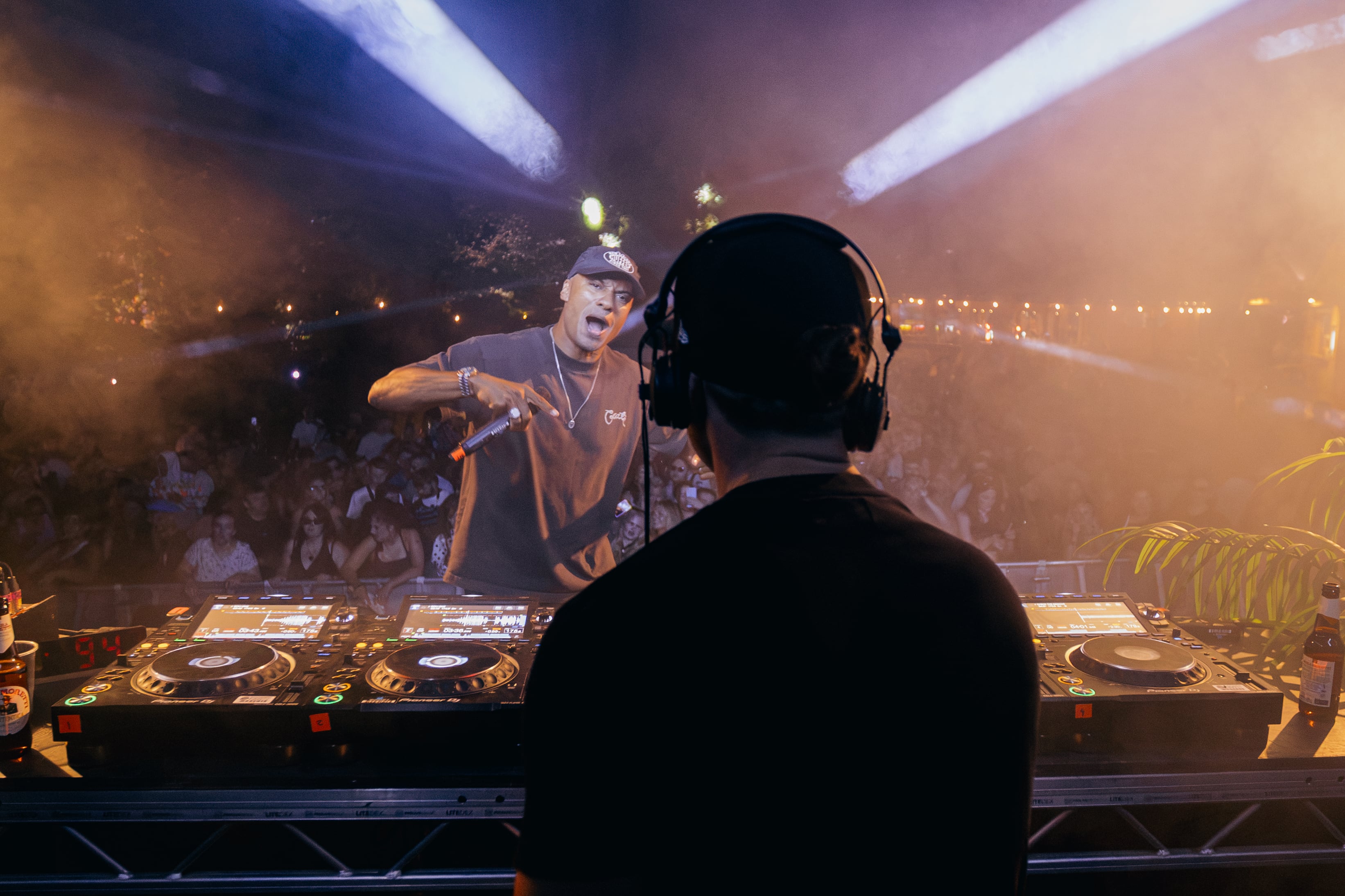 STRINGS HAILS ROBIN HILL TAKEOVER A SUCCESS AFTER 3 NIGHTS OF BIG-NAME MUSIC