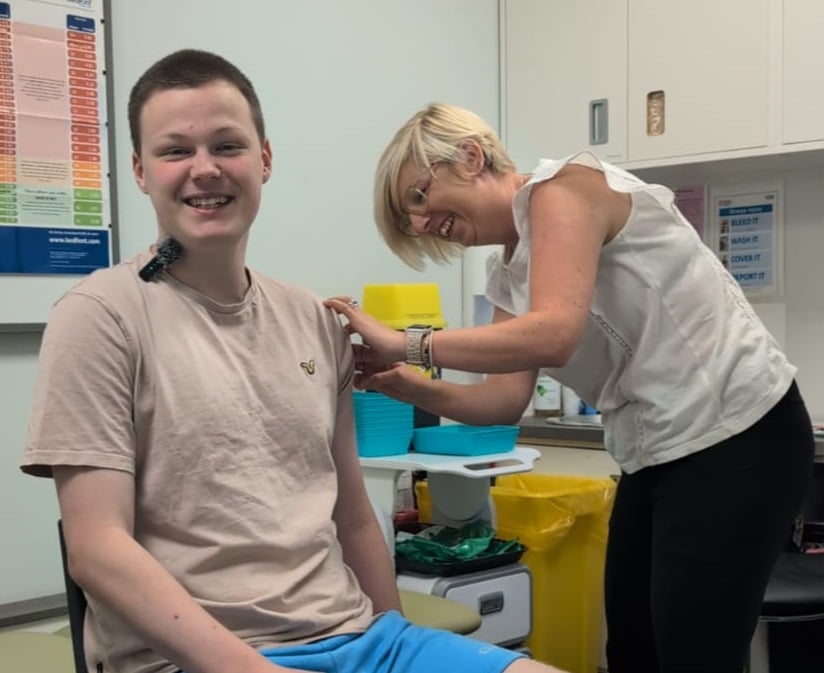 MORE THAN 4,500 YOUNG PEOPLE GET MENINGITIS VACCINE IN FIRST 2 WEEKS OF NHS DRIVE