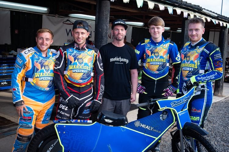 WIGHTLINK WARRIORS LEAVE IT LATE TO CLAIM DRAMATIC SMALLBROOK WIN