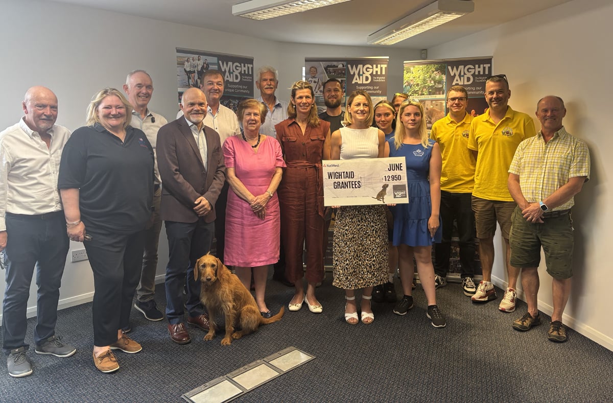 CARNIVALS AND COMMUNITY GROUPS SHARE NEARLY £13,000 IN WIGHTAID GRANTS