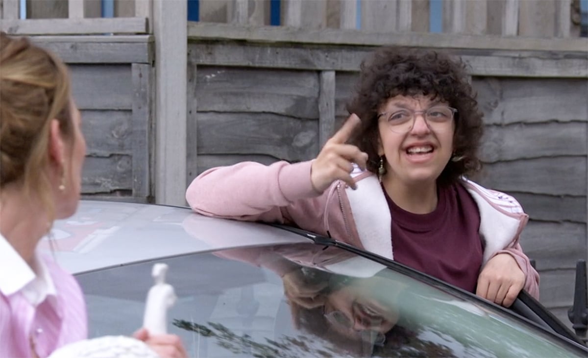 ANNA ARRIVES IN ALBERT SQUARE AS ISLAND ACTRESS MAKES EASTENDERS DEBUT