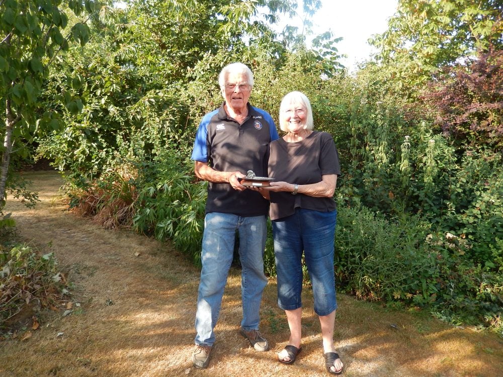 RED SQUIRREL CHAMPIONS HONOURED WITH WIGHT SQUIRREL PROJECT AWARD