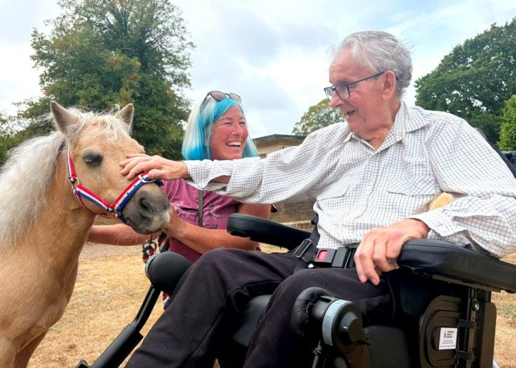 DAVE REUNITED WITH DAVE THE PONY IN SPECIAL CARE HOME VISIT