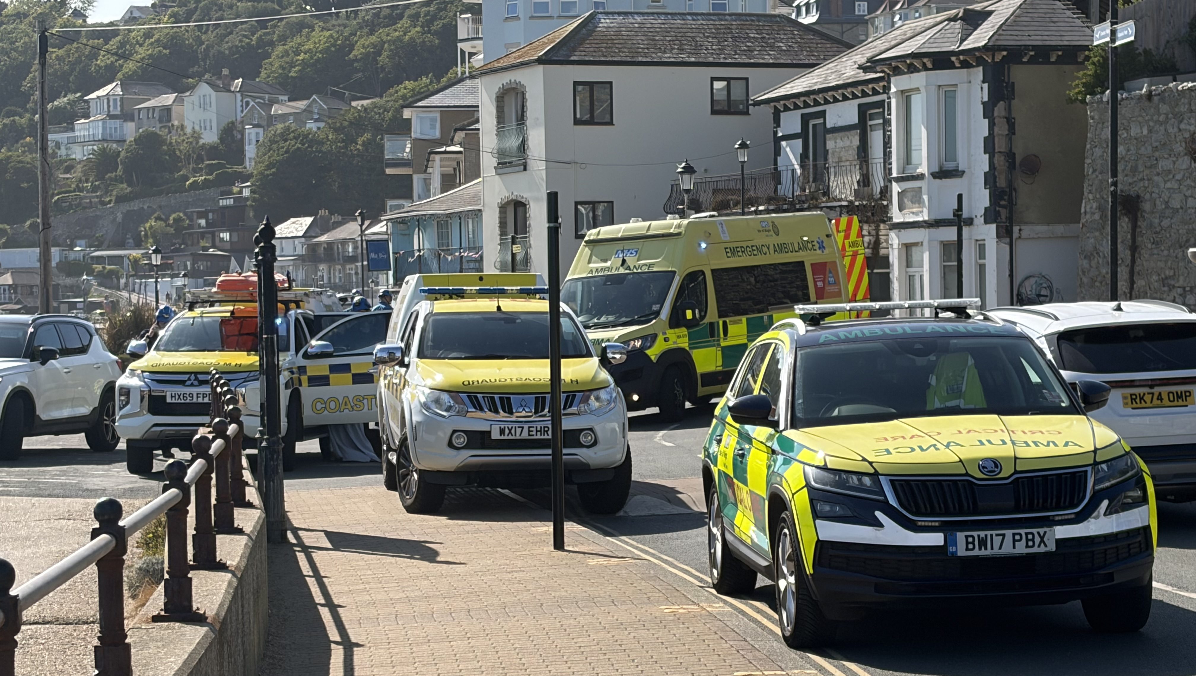 HOLIDAYING WEST MERCIA OFFICER RESCUES MAN AND YOUNG BOY FROM SEA OFF VENTNOR