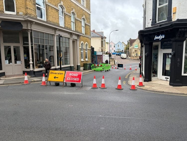 SCAFFOLDING FORCES 3-WEEK CLOSURE OF SHANKLIN’S VICTORIA AVENUE