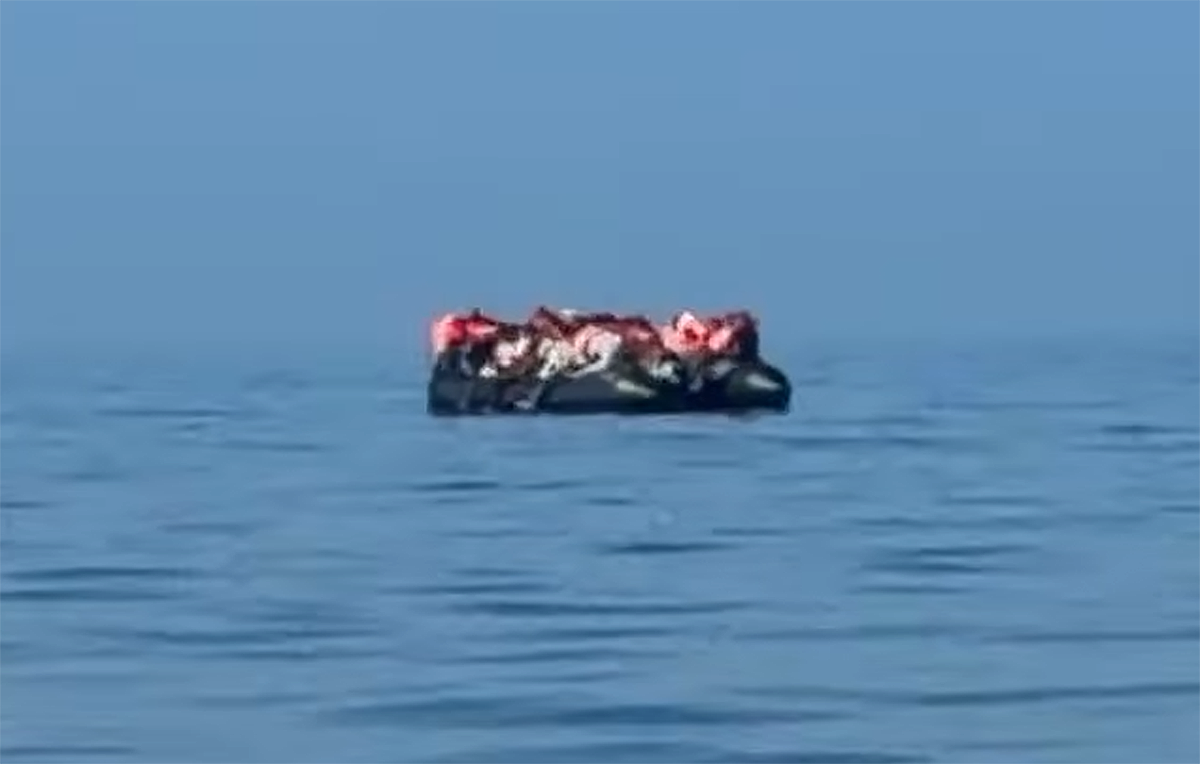 UP TO 100 MIGRANTS HEADING TOWARDS ISLE OF WIGHT AS RNLI LIFEBOATS LAUNCHED